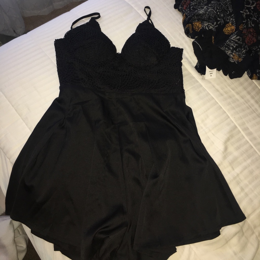 LF seek black romper
